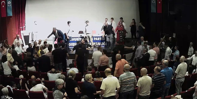 CHP’de ortalık karıştı 