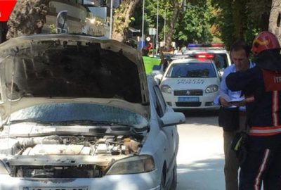 Seyir halindeki otomobil alev alınca imdada otobüs şoförü yetişti