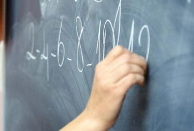 Derste fenalaşan öğretmen hayatını kaybetti