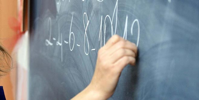 Derste fenalaşan öğretmen hayatını kaybetti