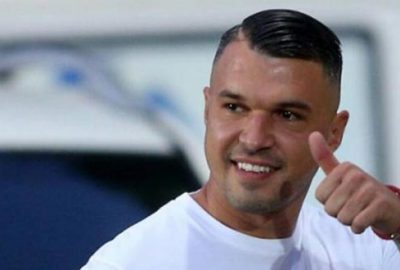 İmzaya geliyor diye yazdılar