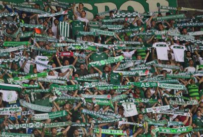 Taraftar görevini yaptı