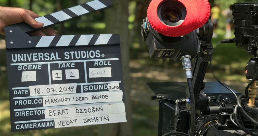 Yönetmen koltuğuna Berat Özdoğan'ın oturduğu "Dert Bende" adlı film, 4