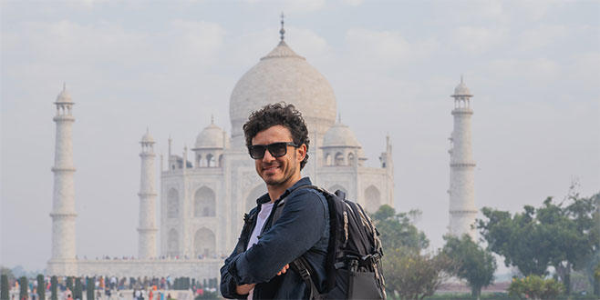 Tac Mahal’de klip çekti