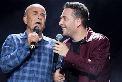 Babasıyla düet yaptı