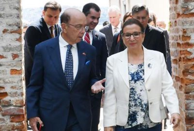 ‘Ticaret hacminin 100 milyar dolara çıkarılması için atılacak adımları ele aldık’