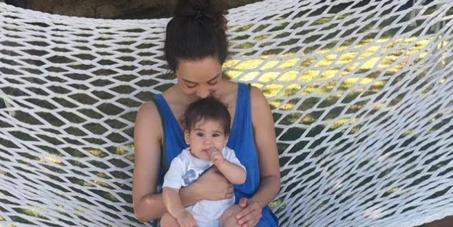 Azra’nın annelik saadeti