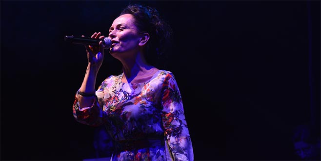 Bursa’da ‘Şimdi 90’lar’ konseri