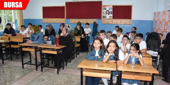 Fenalaşarak hayatını kaybeden öğretmenin okulunda yas