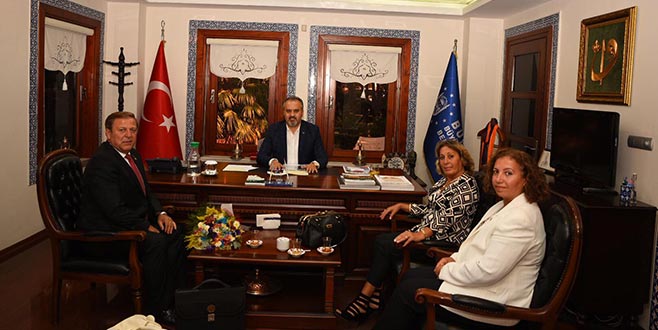 Emekliler sosyal yaşam merkezi istiyor