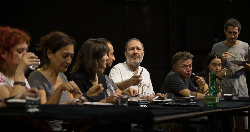 Tiyatro tarihinin önemli yazarları arasında gösterilen Bertolt Brecht'in 1920'de kaleme