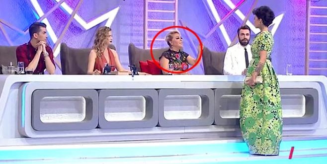 Cinsiyet değiştiren ismi, ilk olarak Safiye Soyman fark etmiş