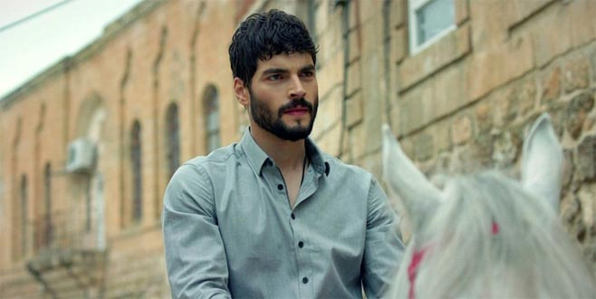 Ünlü oyuncunun eski fotoğrafları şaşırttı!