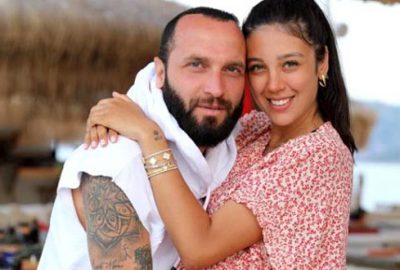 2 ay önce ikinci kez doğum yapan Özlem, mini etekli pozuyla mest etti