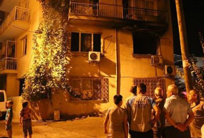 Evde çıkan yangında buzdolabı patladı: 3 yaralı