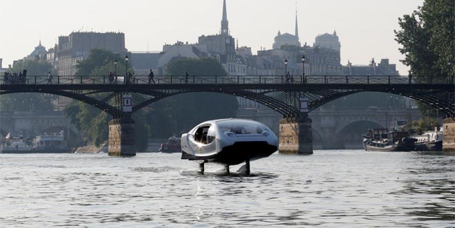 ‘Uçan taksi’ test sürüşü yaptı