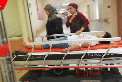 Karşıdan karşıya geçerken otomobil çarptı