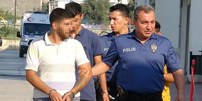 Trafikte kavga ettikleri albayı bıçakladılar