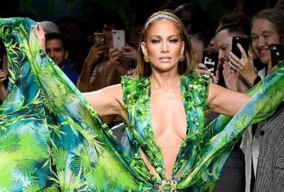 Podyumda Jennifer fırtınası