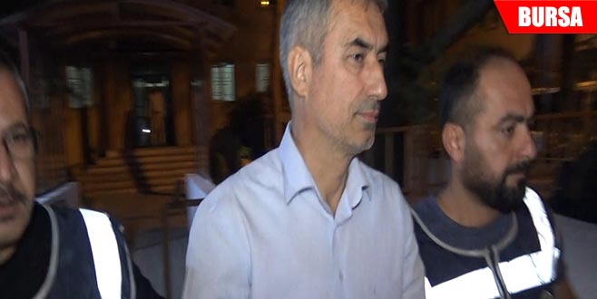 Dolandırıcı müteahhit parkta çekirdek yerken yakalandı