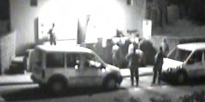 Darbecilerin cephaneliğe girdiği anlar kamerada Darbecilerin cephaneliğe girdiği anlar kamerada