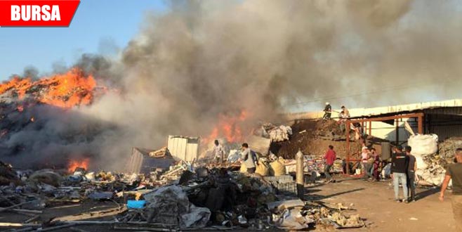 Geri dönüşüm fabrikasında yangın