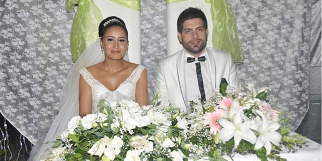 Boşandığı eşiyle  yeniden Boşandığı eşiyle yeniden beraber