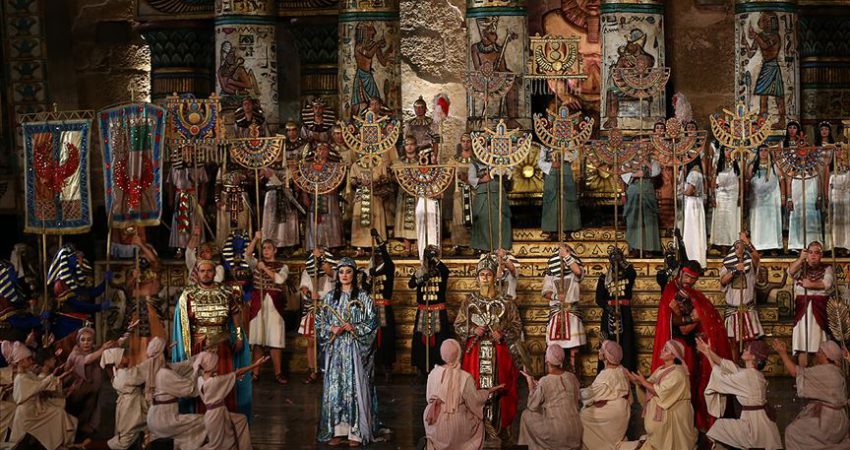 Opera ve baleye rekor ilgi Devlet Opera ve Balesi, yaz döneminde uluslararası alanda düzenlenen Efes,