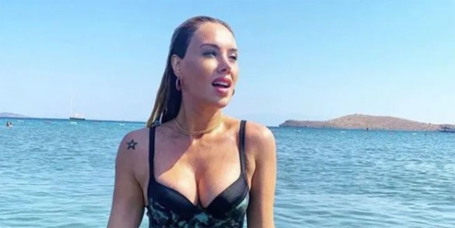 Ciciş Ceyda paylaştığı gibi sildi! Çıplak paylaşım