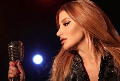 Köpükler içinde verdiği küvet pozuyla sosyal medyaya damga vurdu