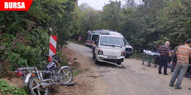 Kamyonet ile motosiklet çarpıştı: 2 yaralı