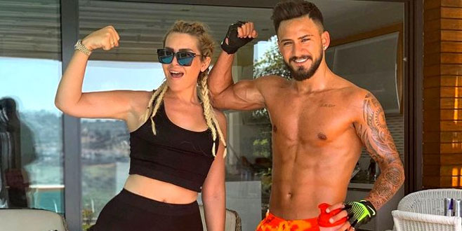 Öfkeden çıldırdı! Selin, nişanlısına mesaj atan kadının üzerine yürüdü