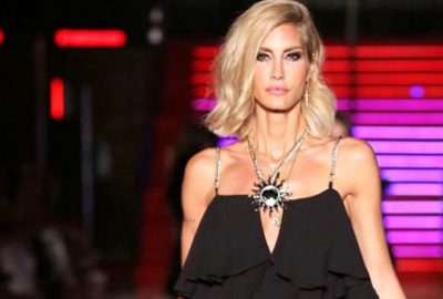 Korktuğu başına geldi! Kırbaçla defileye çıkan Çağla fena frikik verdi