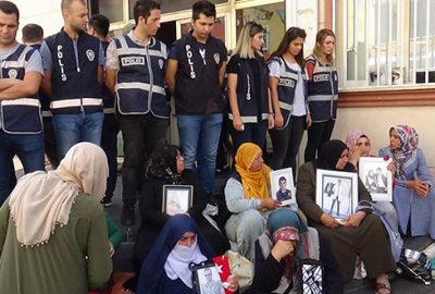 Annelerin HDP önündeki evlat nöbeti 25. gününde