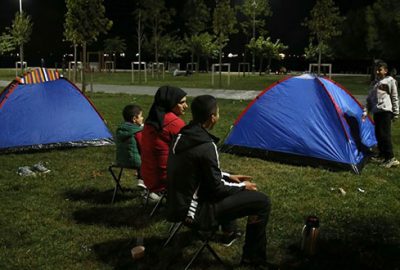 İkinci geceyi de dışarıda geçirdiler