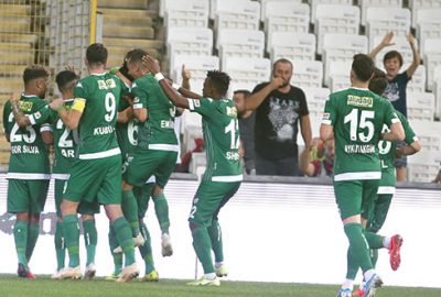 İlk maçta muhteşem gol