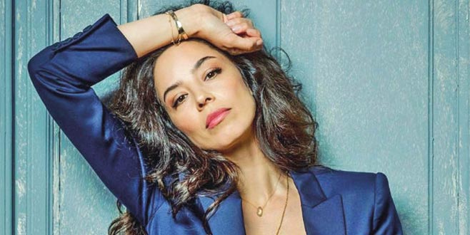 Azra’yı kızdıran soru