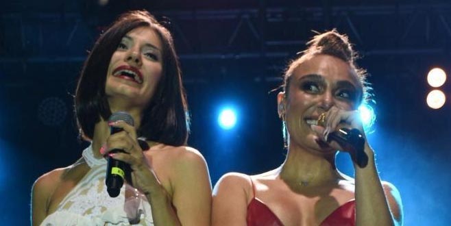 Sahnede kadın dayanışması