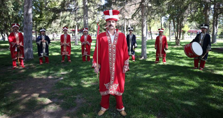 Kayseri Büyükşehir Belediyesi bünyesinde 23 yıl önce kurulan mehter takımı,