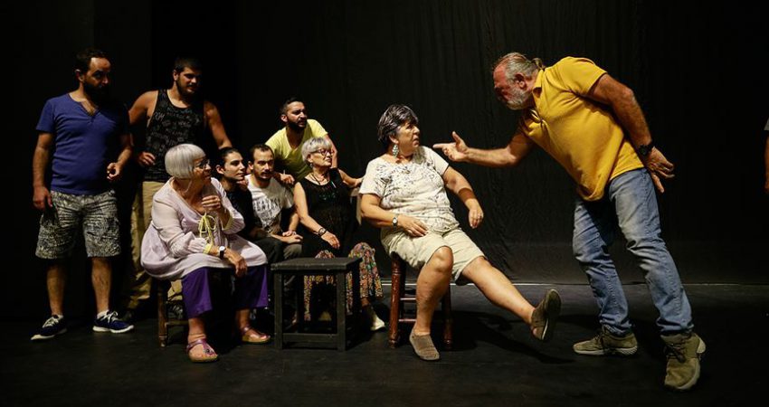 Devlet Tiyatroları yarın perdelerini açıyor Devlet Tiyatroları, yarın perdelerini açarak, sanatseverlerle buluşmaya hazırlanıyor.