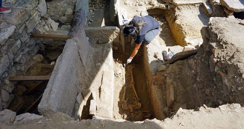 Balıkesir'in Burhaniye ilçesinde Adramytteion Antik Kenti'nde yürütülen kazılarda tarım topluluklarına