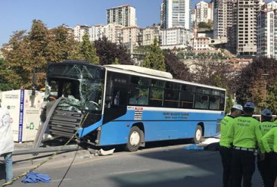 Halk otobüsü durağa daldı: Ölü ve yaralılar var…