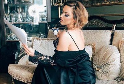 Kulisinden video paylaşan Hadise, dekoltesiyle yürek hoplattı