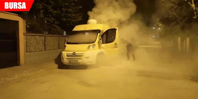 Park halindeki karavan alevlere teslim