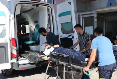 Askeri araç devrildi: 2 yaralı