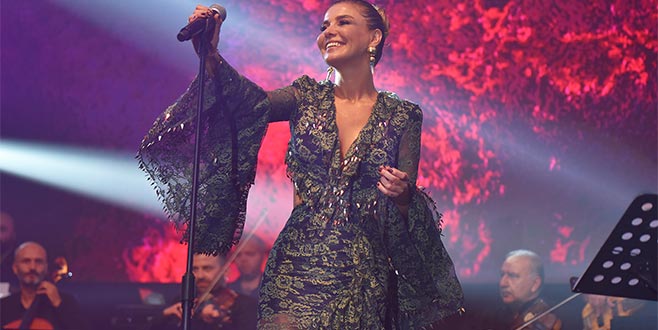 Hem göze hem kulağa