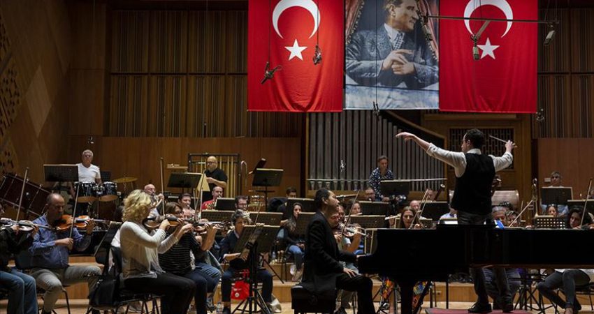 CSO’nun ‘yeni sezonu’ yıldızlar geçidi olacak Cumhurbaşkanlığı Senfoni Orkestrası, yeni konser sezonunda birçok yıldız ismi ağırlayacak,