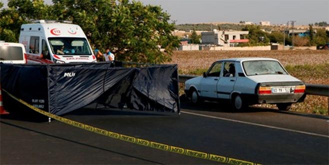 Otomobile saldırı: 3 ölü