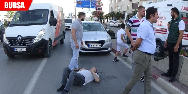 Yolun karşısına geçerken canından oluyordu