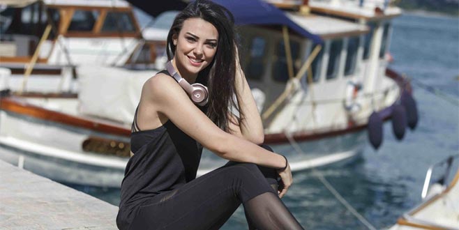 Yalnız ve eksiğim!